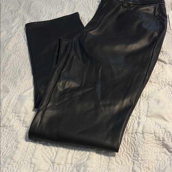 Time and Tru Black Straight Leg Pants - Picture 1 of 3